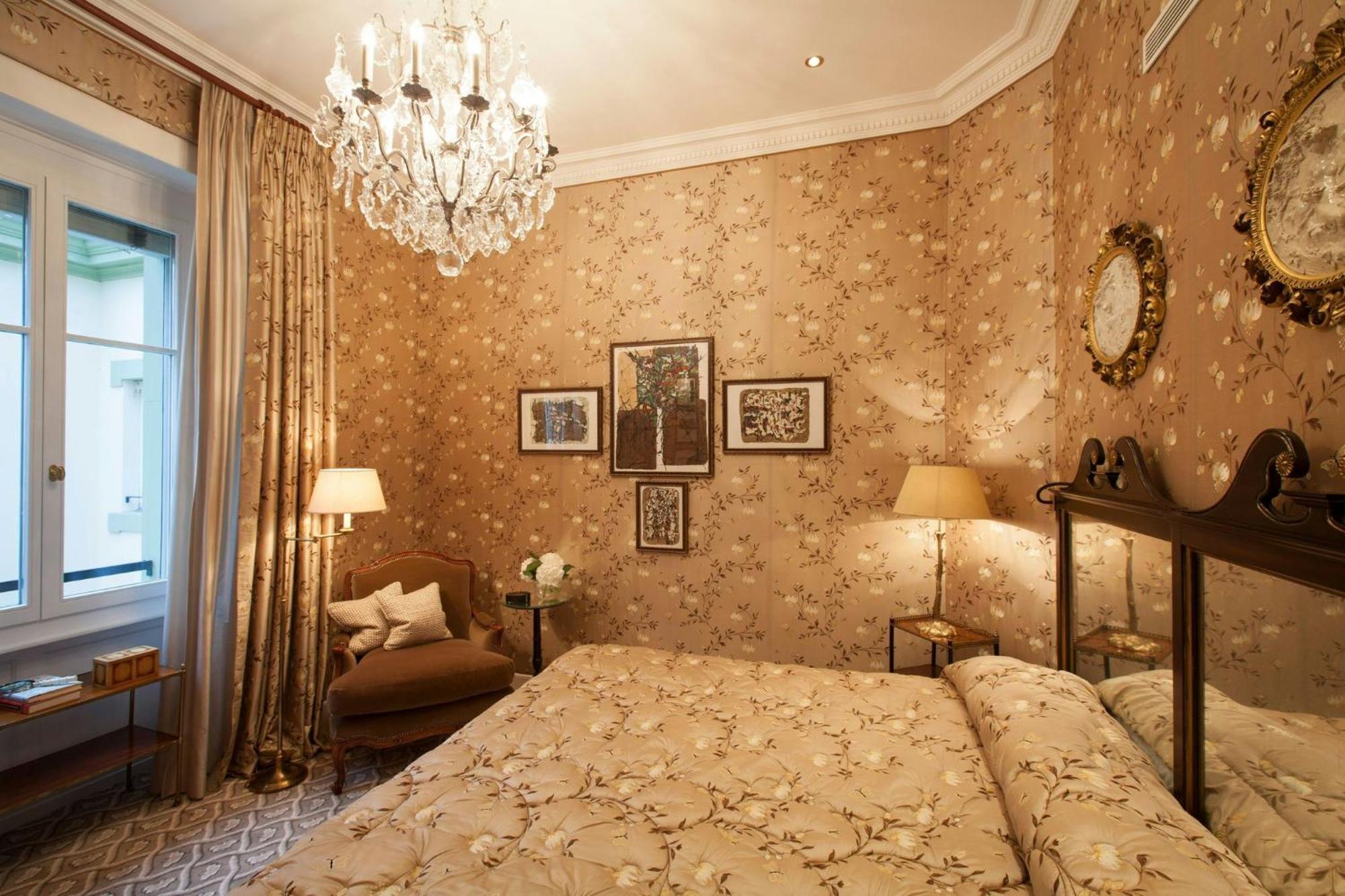 Classic Queen Room